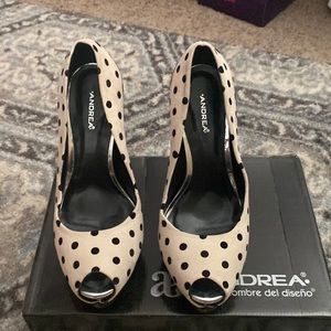 Polkadot high heels open toe